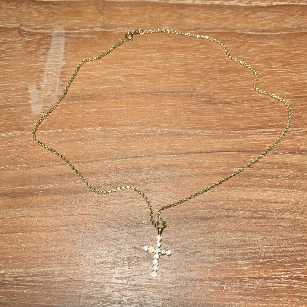 14 K DIAMOND CROSS NECKLACE - Picture 3 of 3